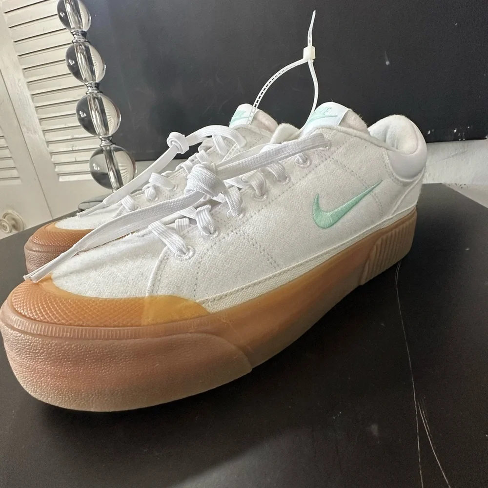 🆕Nike Court Legacy Lift sneakers